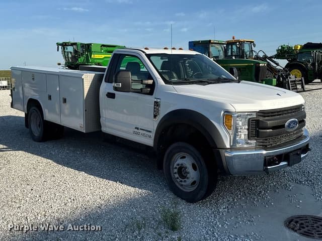 Image of Ford F-550 equipment image 2