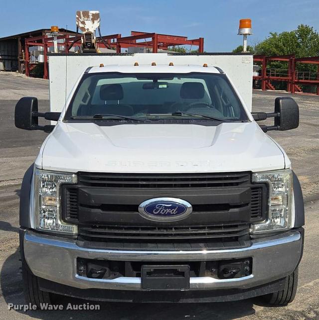 Image of Ford F-550 equipment image 1