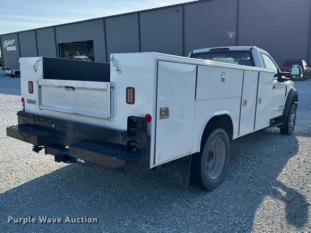 Image of Ford F-550 equipment image 4