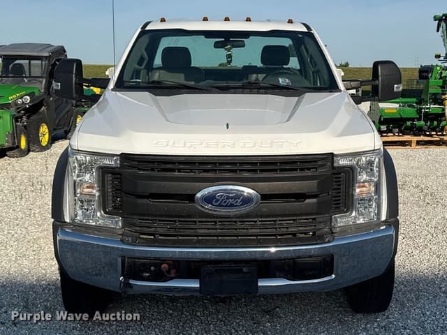 Image of Ford F-550 equipment image 1
