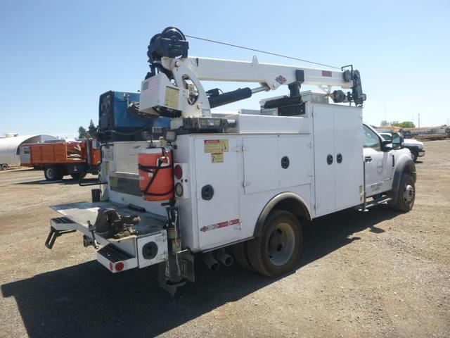 Image of Ford F-550 equipment image 2