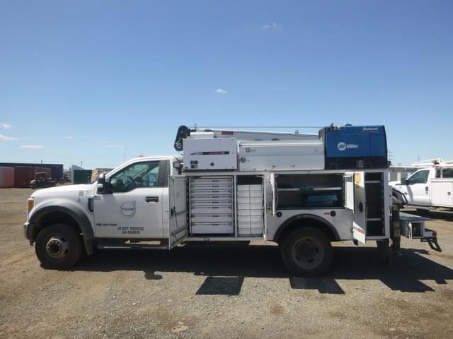 Image of Ford F-550 equipment image 4