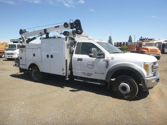 Image of Ford F-550 equipment image 1