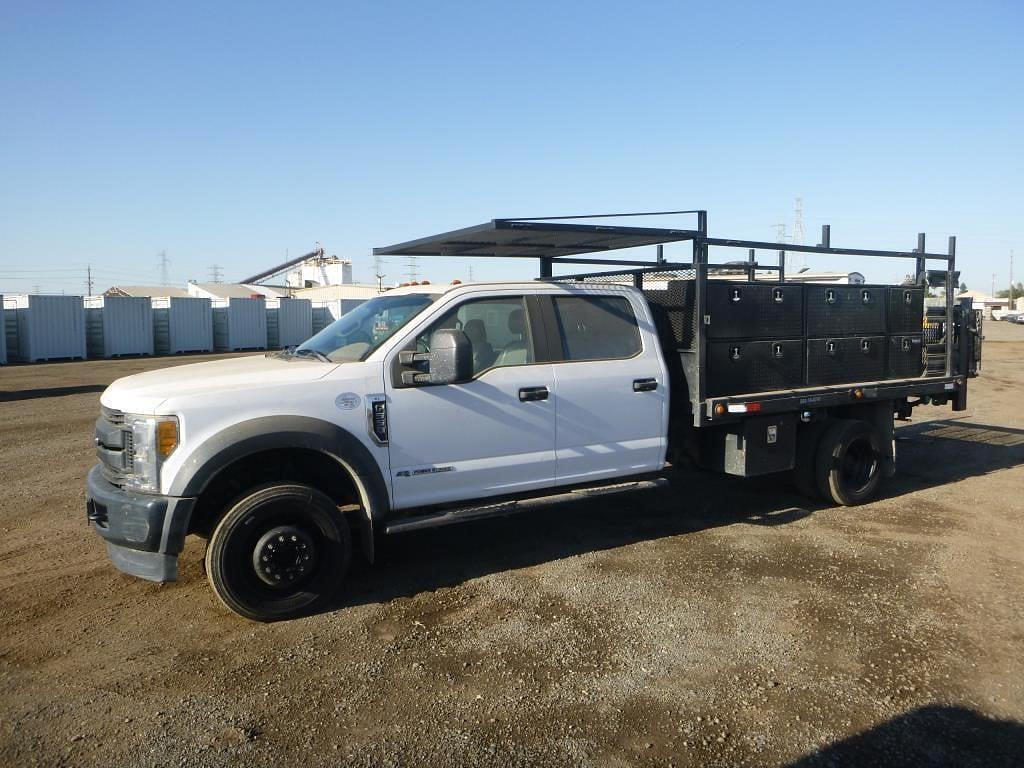 Image of Ford F-550 Primary image