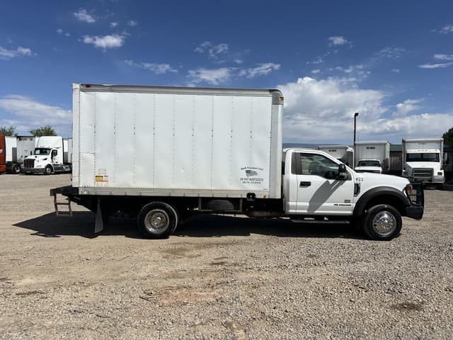 Image of Ford F-550 equipment image 3