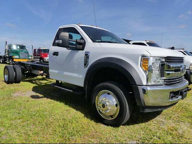 Image of Ford F-550 equipment image 1