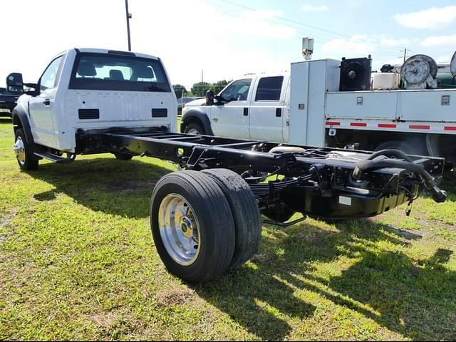 Image of Ford F-550 equipment image 3