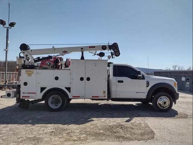 Image of Ford F-550 equipment image 2