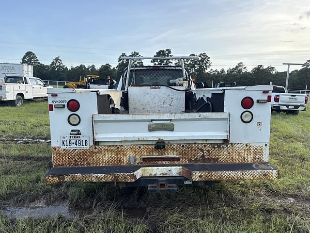 Image of Ford F-550 equipment image 3