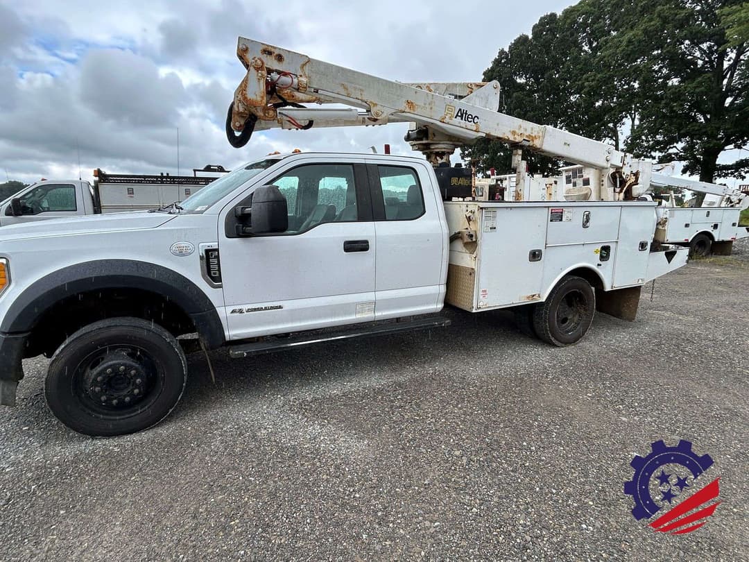 Image of Ford F-550 Primary image