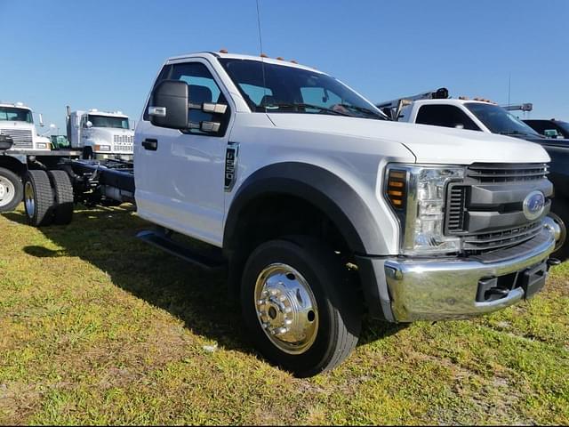 Image of Ford F-550 equipment image 1