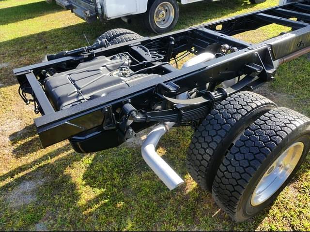 Image of Ford F-550 equipment image 3