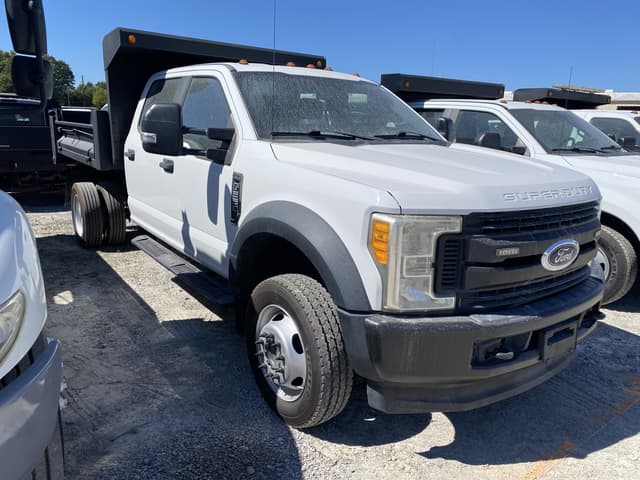 Image of Ford F-550 equipment image 3