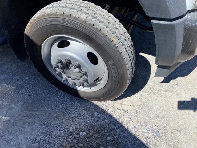 Image of Ford F-550 equipment image 4