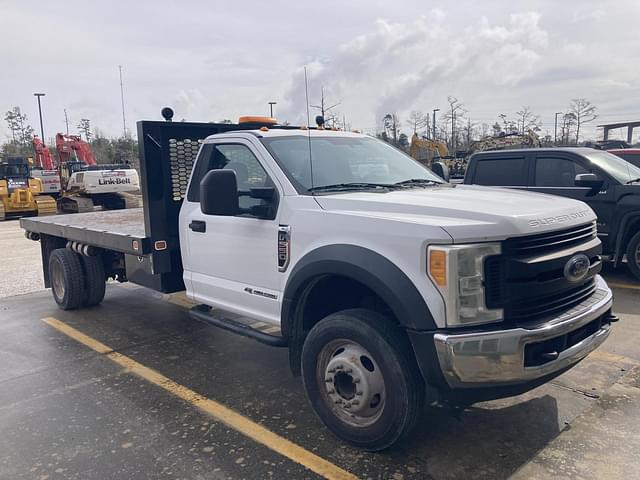 Image of Ford F-550 equipment image 1