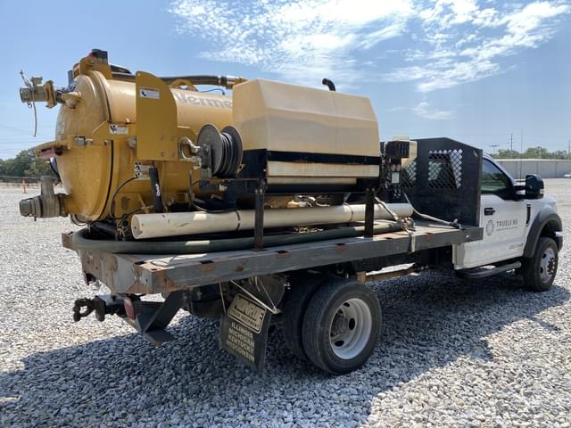 Image of Ford F-550 equipment image 2