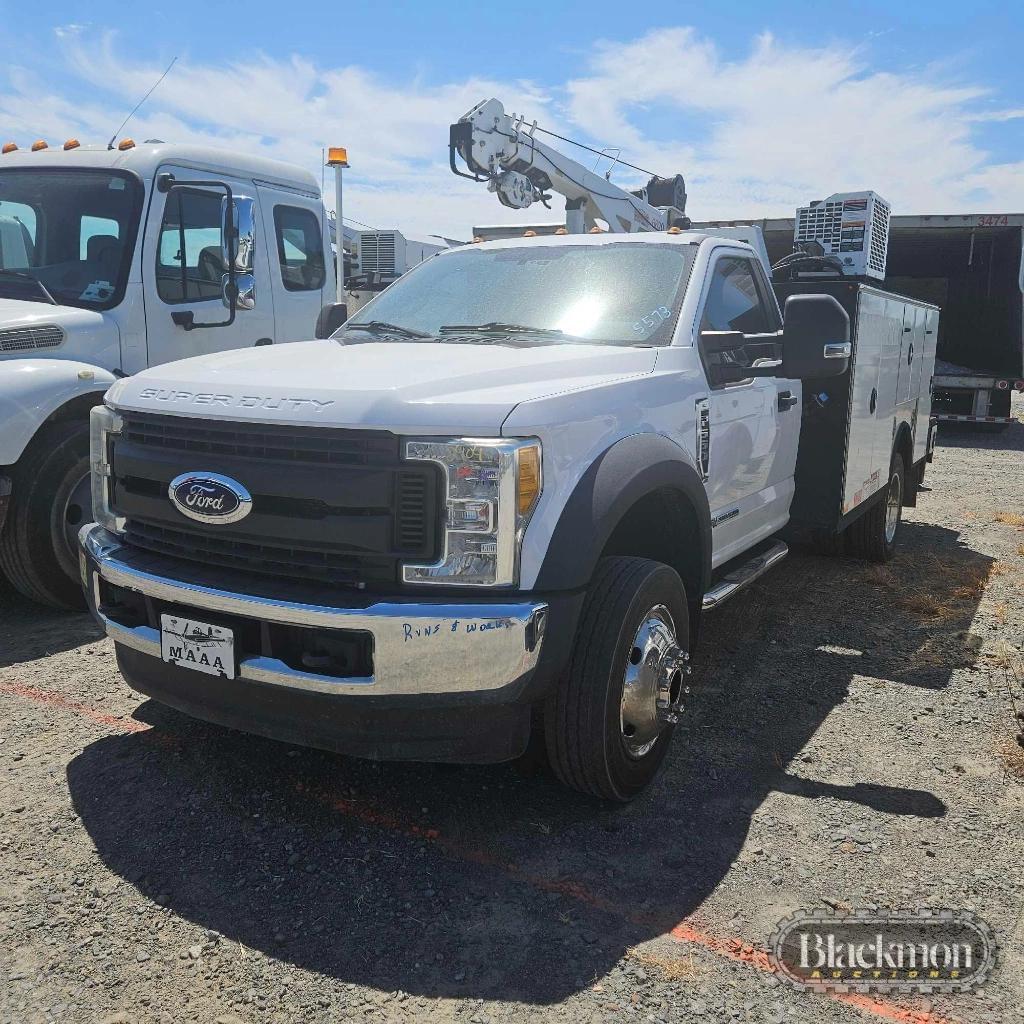 Image of Ford F-550 Primary image