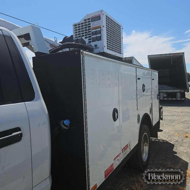 Image of Ford F-550 equipment image 2