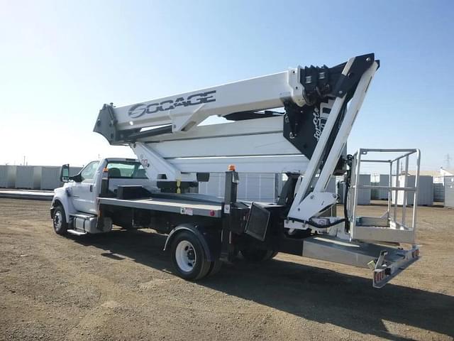 Image of Ford F-650 equipment image 3