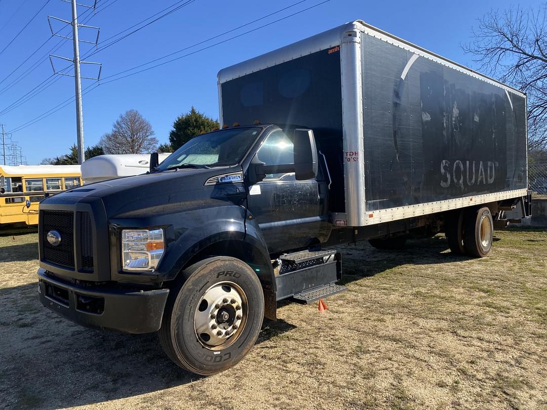 Image of Ford F-650 Primary image