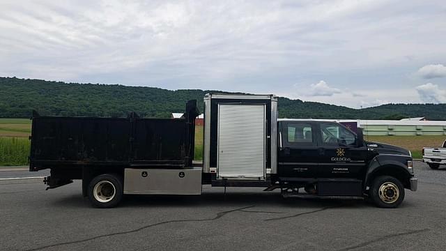 Image of Ford F-650 equipment image 2