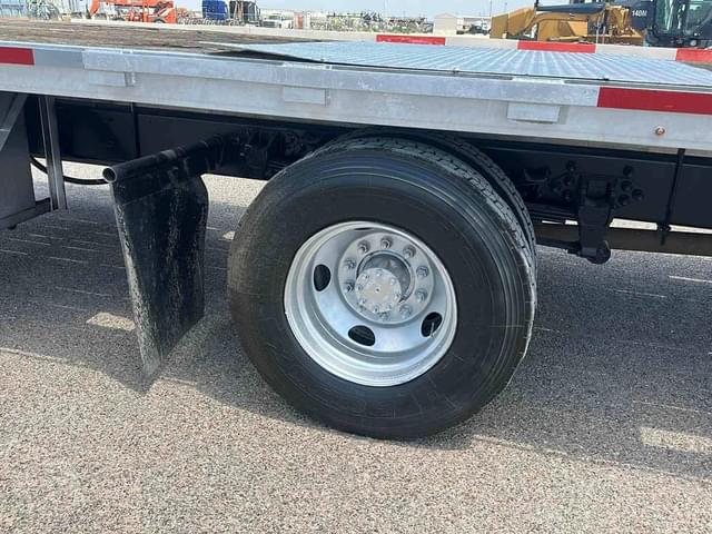 Image of Ford F-650 equipment image 2