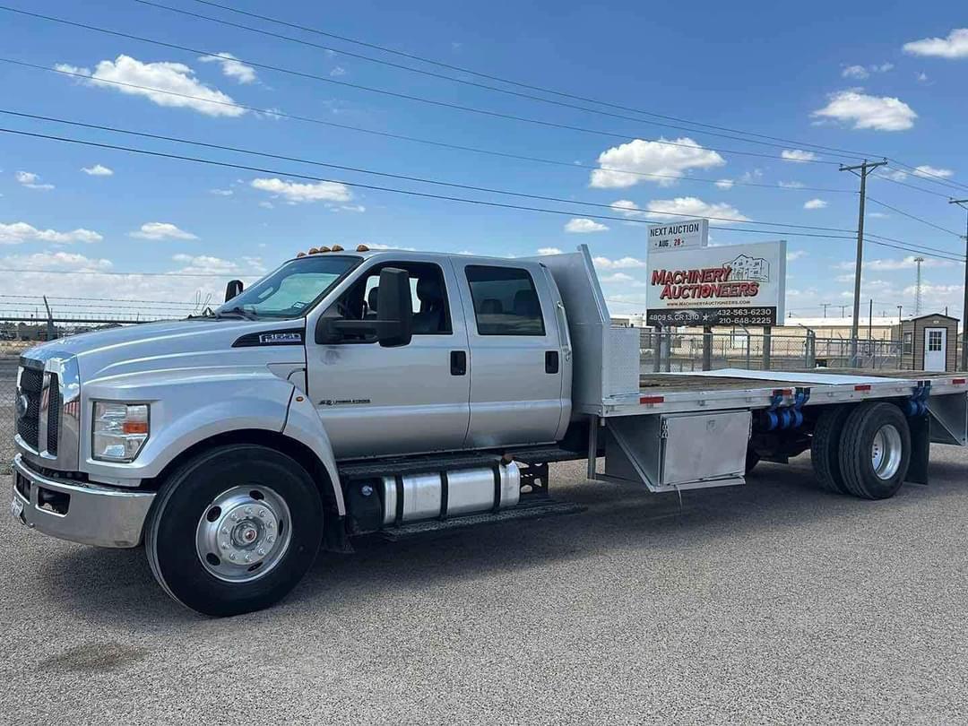 Image of Ford F-650 Primary image