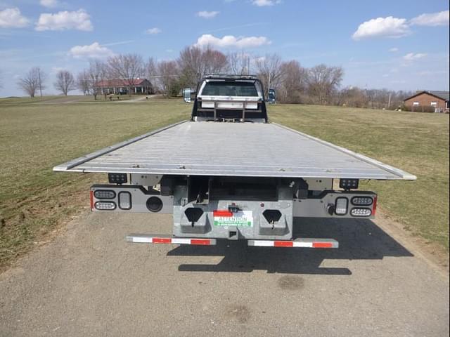 Image of Ford F-650 equipment image 3