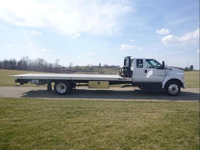 Image of Ford F-650 equipment image 2