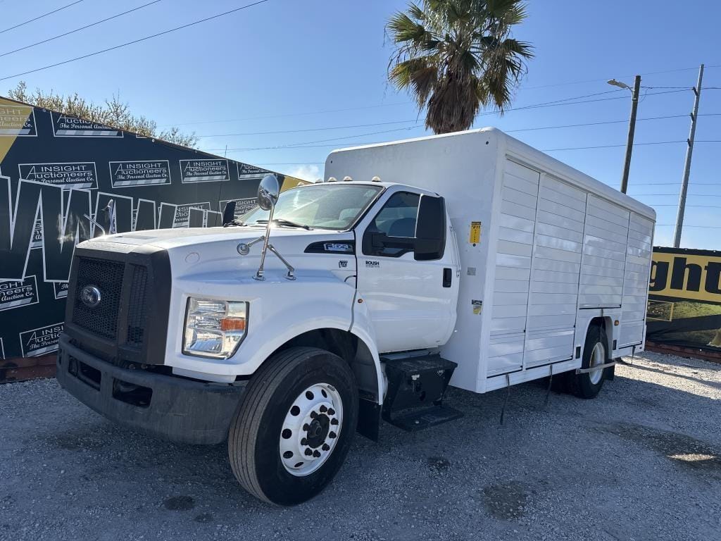 2017 Ford F-650 Equipment Image0
