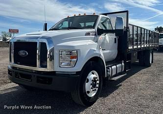 2017 Ford F-650 Equipment Image0