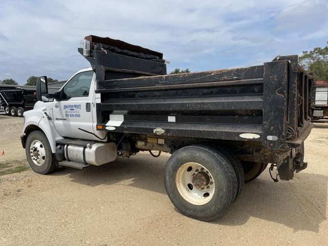 Image of Ford F-750 equipment image 1