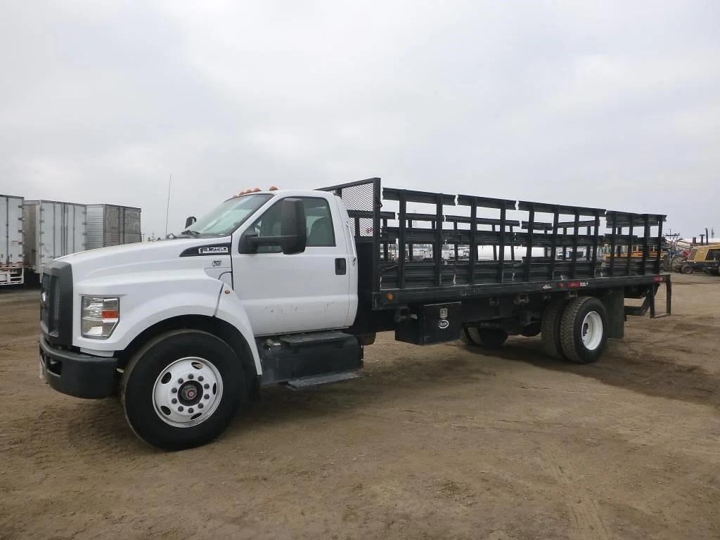 Image of Ford F-750 Primary image