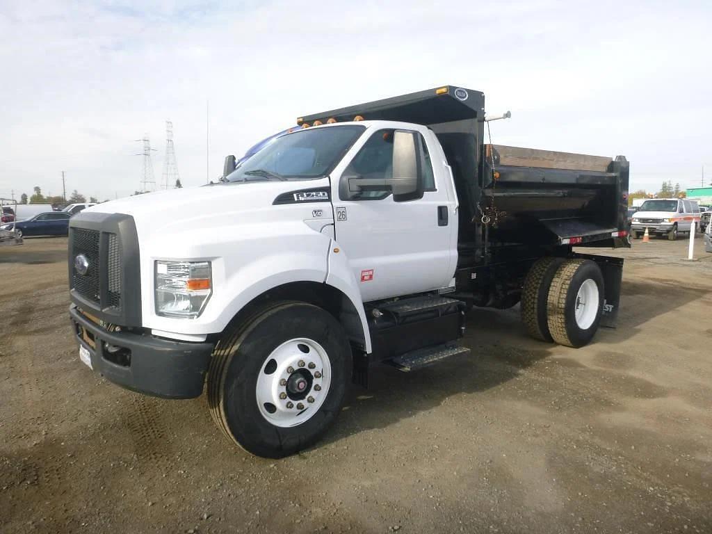 Image of Ford F-750 Primary image