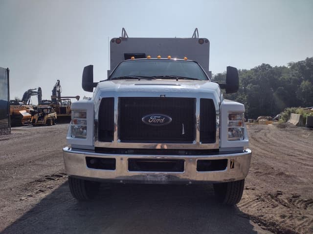 Image of Ford F-750 equipment image 1
