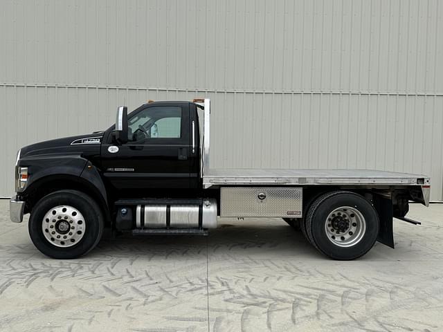 Image of Ford F-750 equipment image 1