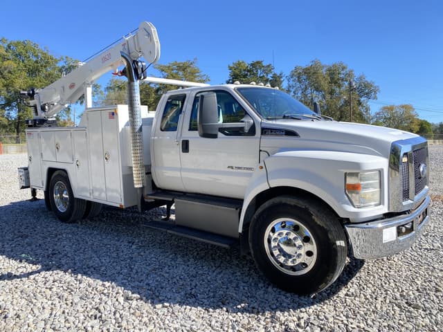 Image of Ford F-750 equipment image 3