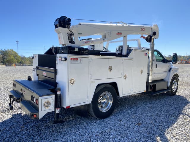 Image of Ford F-750 equipment image 2