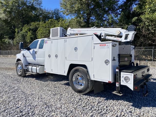 Image of Ford F-750 equipment image 1