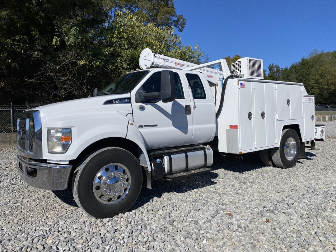 Image of Ford F-750 Primary image