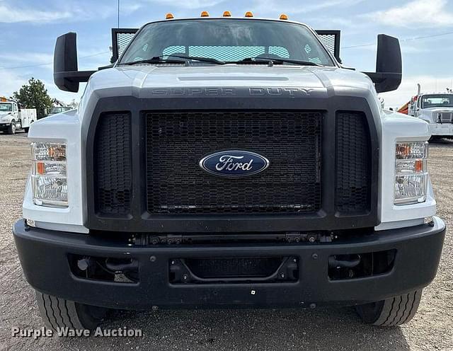 Image of Ford F-750 equipment image 1