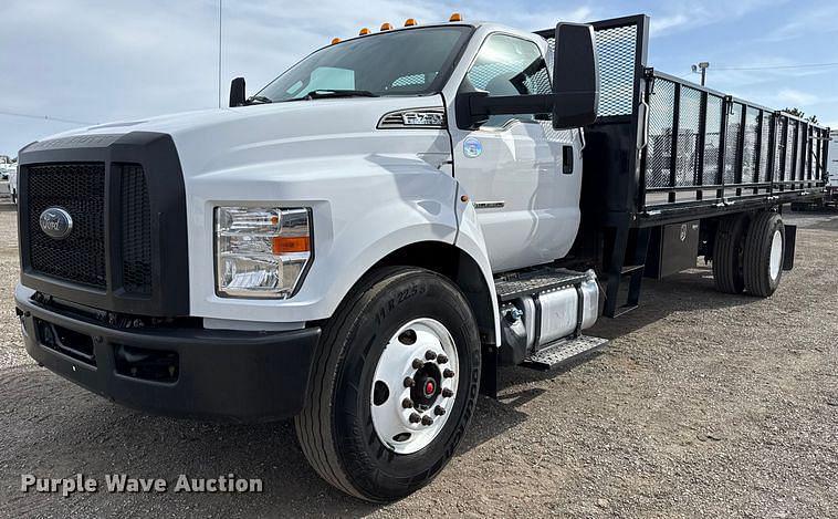 Image of Ford F-750 Primary image