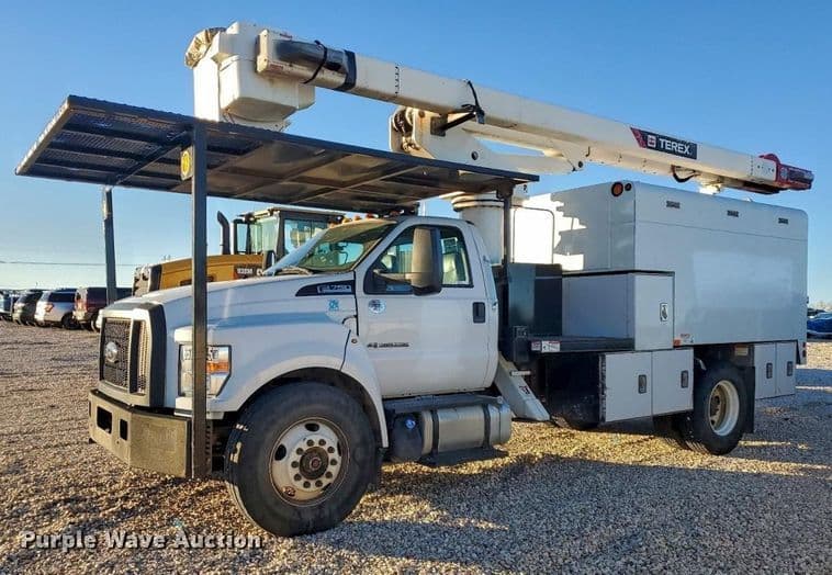 Image of Ford F-750 Primary image