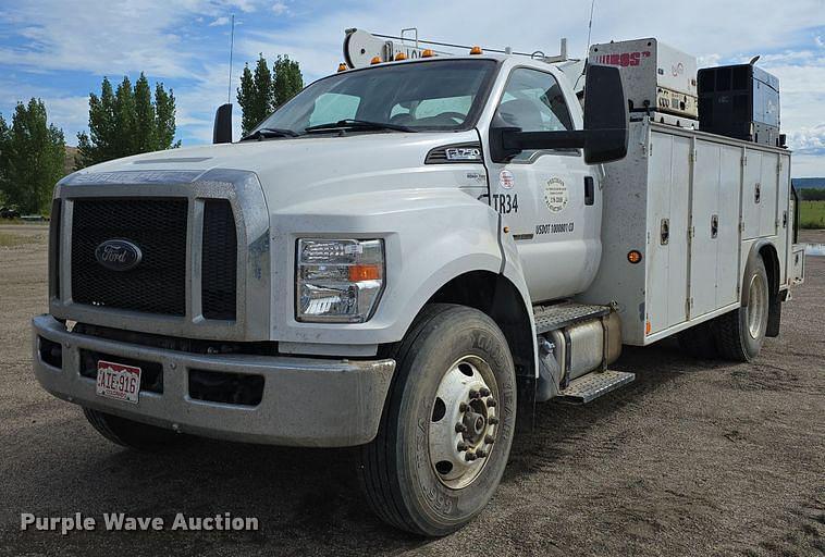 Image of Ford F-750 Primary image