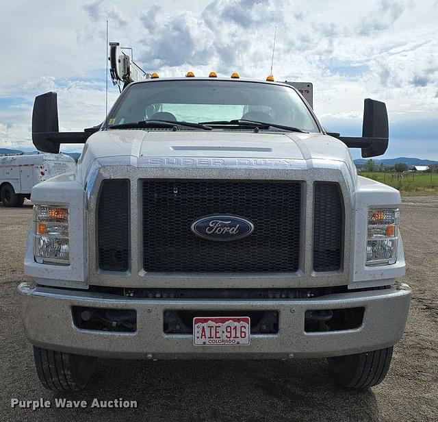 Image of Ford F-750 equipment image 1