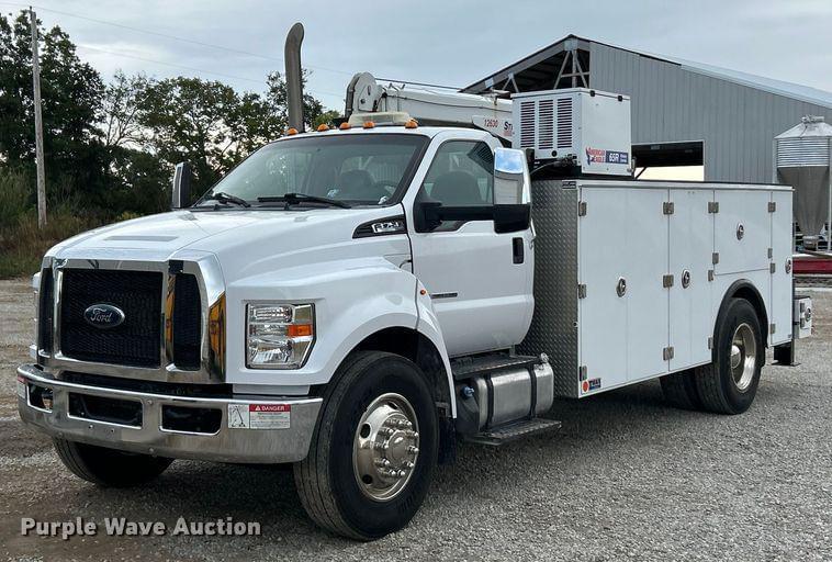 Image of Ford F-750 Primary image