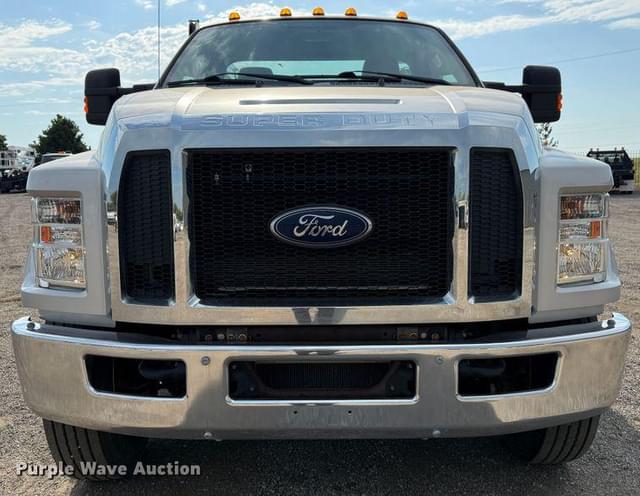 Image of Ford F-750 equipment image 1