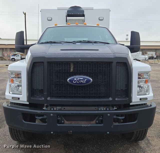 Image of Ford F-750 equipment image 1