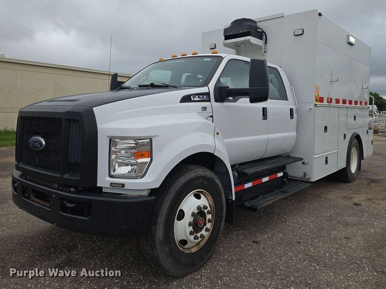 Image of Ford F-750 Primary image