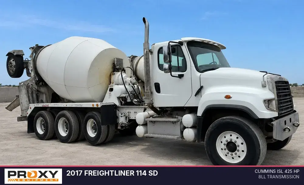 Image of Freightliner 114SD Primary image
